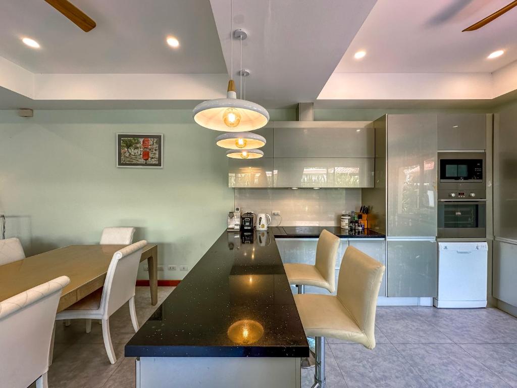 luxury villas phuket