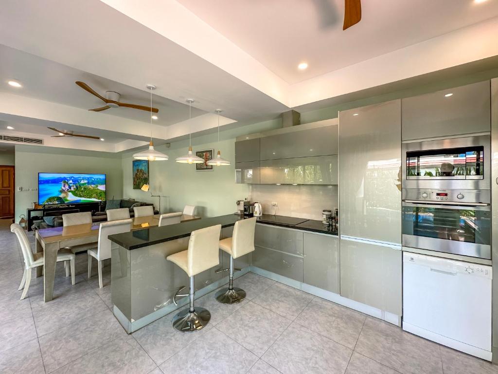 luxury villas phuket