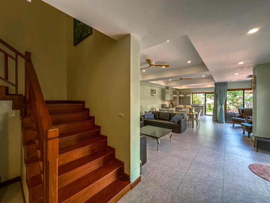 luxury villas phuket