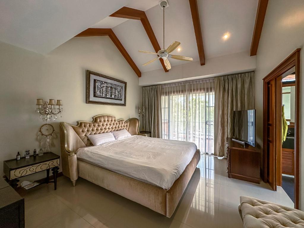 luxury villas phuket