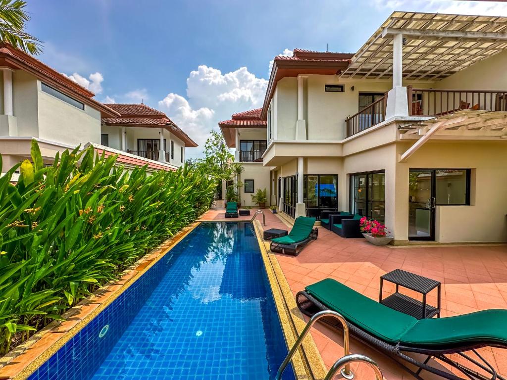 luxury villas phuket