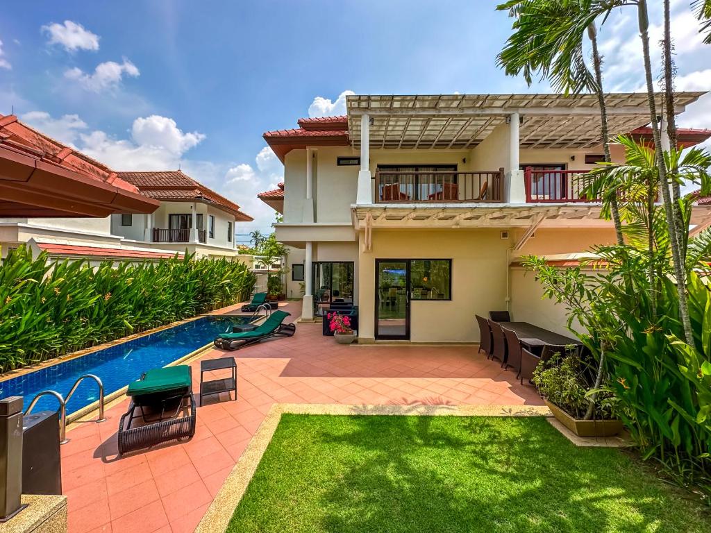 luxury villas phuket