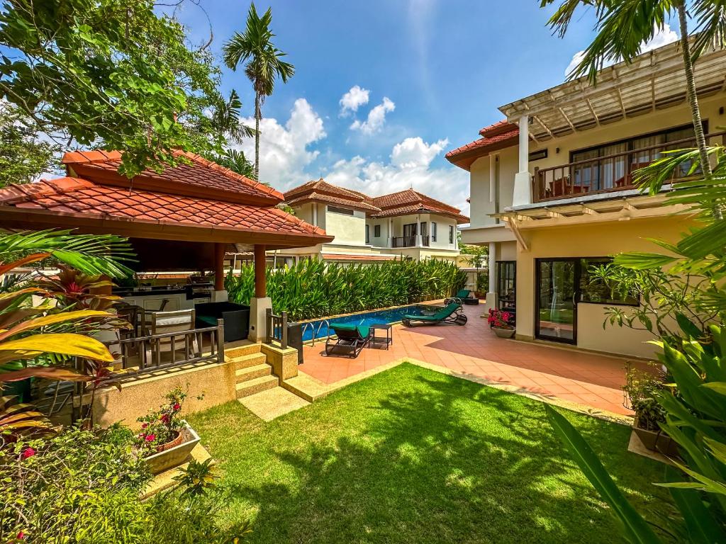 luxury villas phuket